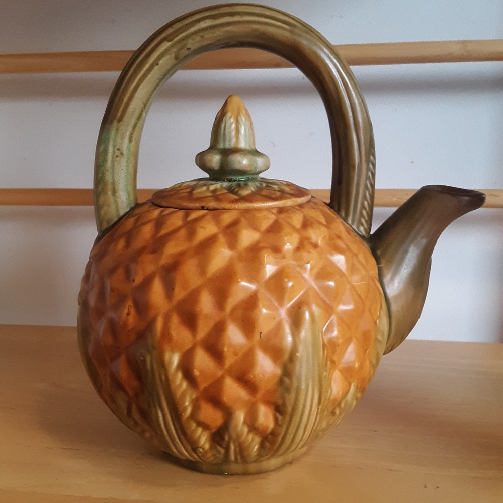 ☀️ Vintage Inspired Pineapple Decorative Teapot